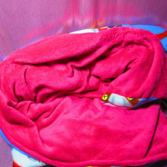 Despicable Me Minions Riding Fluffy The Unicorn Christmas 58 x 58" Fleece Blanke - Picture 2 of 3